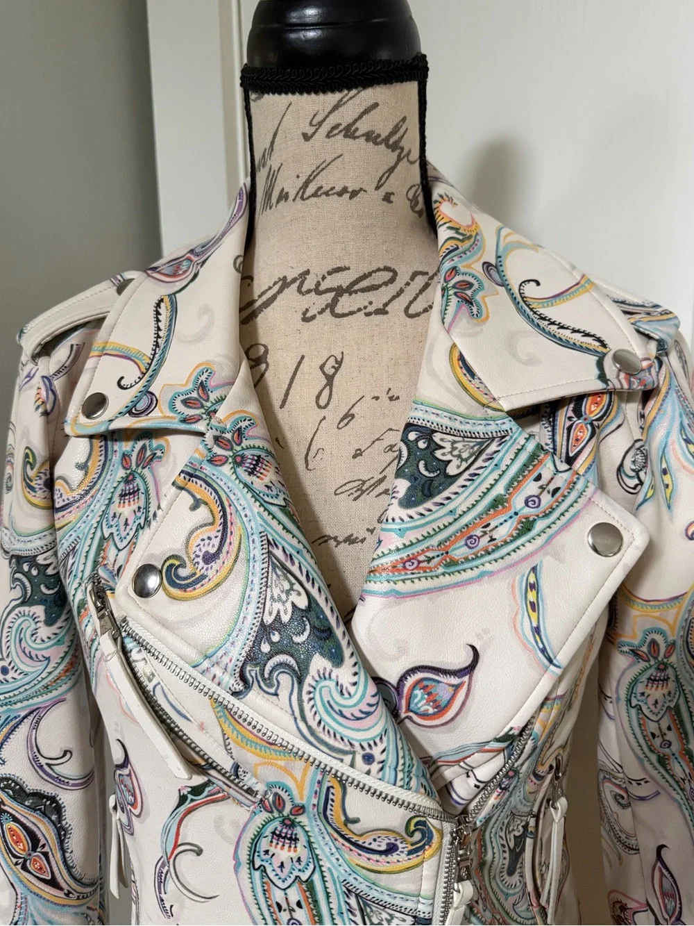 EUC Robert Graham Monroe Paisley Print Motorcycle Jacket. Women's Size: XS.